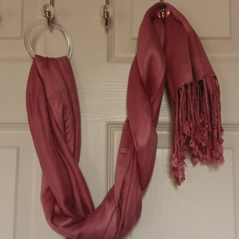 NWOT Mauve Scarf/Shawl - Picture 2 of 5
